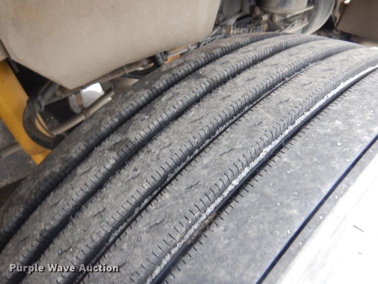 image for item DK4317 2007 Kenworth T800  semi truck