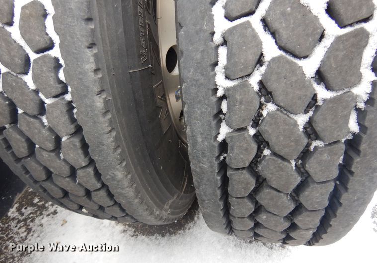 image for item DK4317 2007 Kenworth T800  semi truck