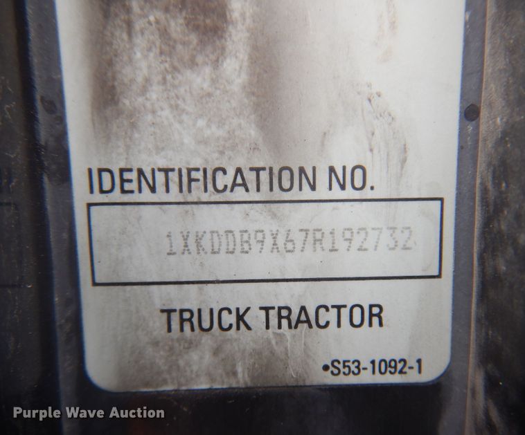 image for item DK4317 2007 Kenworth T800  semi truck