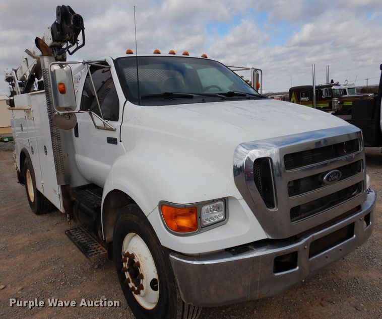 image for item DK4366 2006 Ford F750 Super Duty  utility / service truck