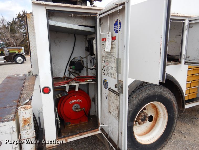 image for item DK4366 2006 Ford F750 Super Duty  utility / service truck