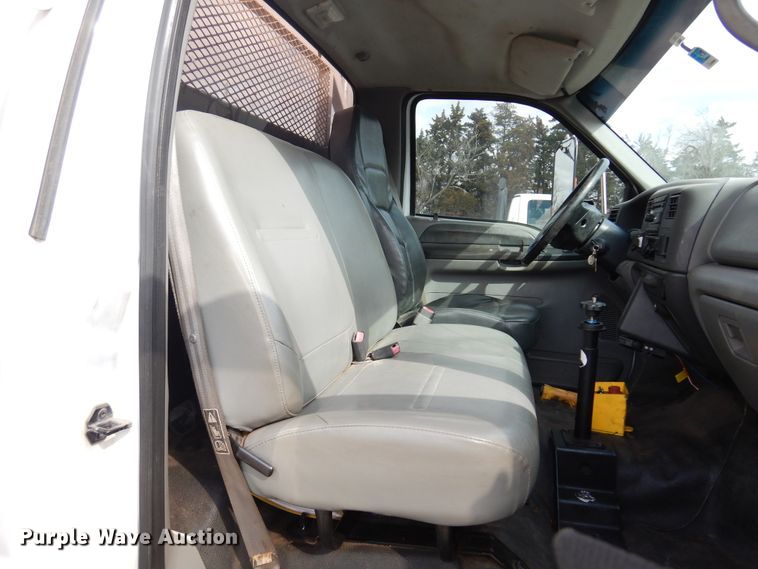 image for item DK4366 2006 Ford F750 Super Duty  utility / service truck