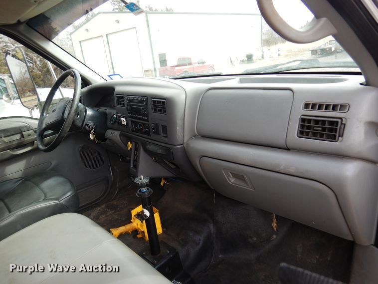 image for item DK4366 2006 Ford F750 Super Duty  utility / service truck