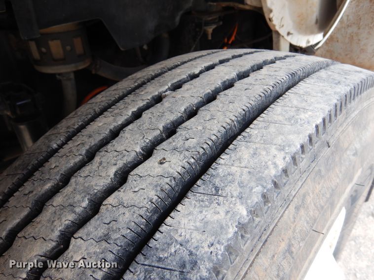 image for item DK4366 2006 Ford F750 Super Duty  utility / service truck