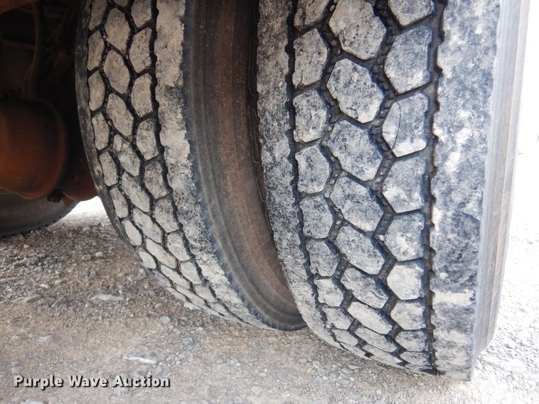 image for item DK4366 2006 Ford F750 Super Duty  utility / service truck