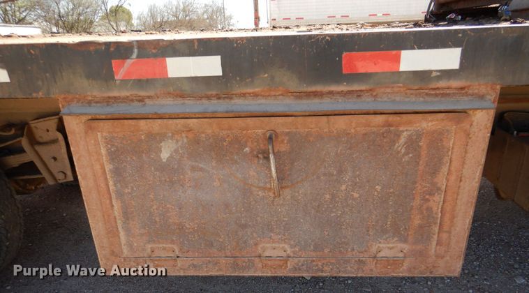 image for item DK8247 1985 International 1654  winch truck