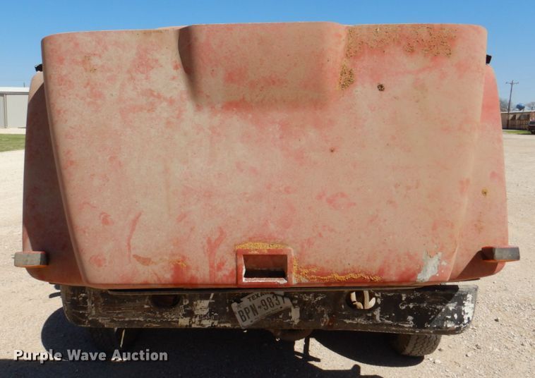 image for item DK8247 1985 International 1654  winch truck