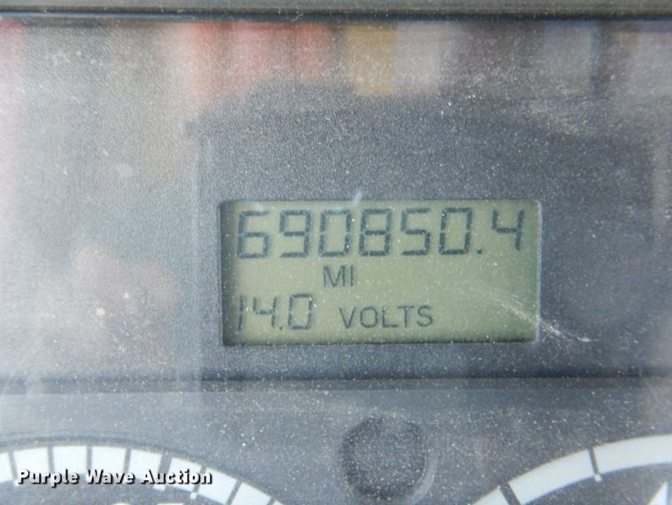 image for item DK8250 2006 Freightliner Columbia 120  semi truck