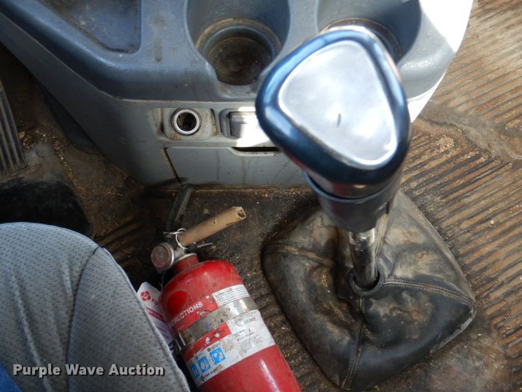 image for item DK8250 2006 Freightliner Columbia 120  semi truck