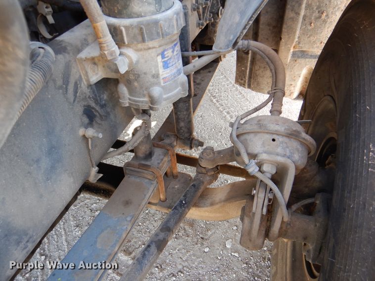 image for item DK8250 2006 Freightliner Columbia 120  semi truck