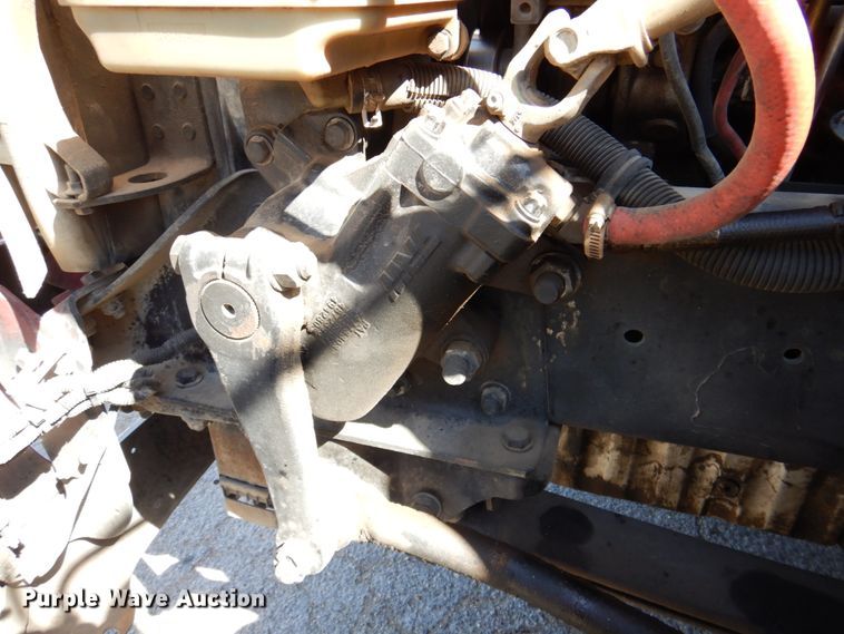 image for item DK8255 2005 Freightliner Columbia 120  semi truck