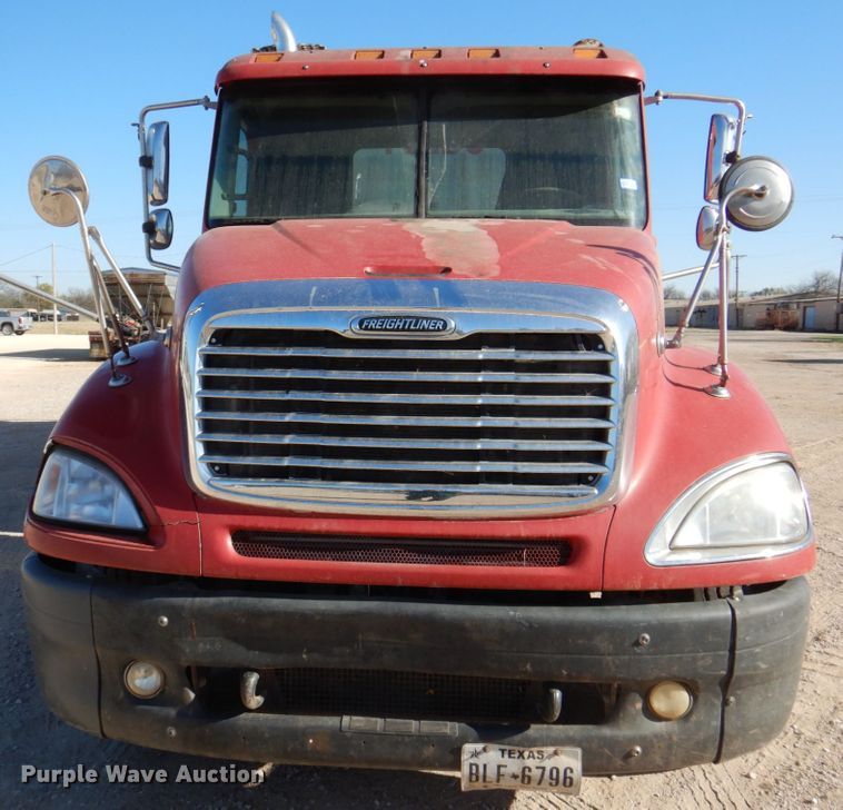 image for item DK8257 2006 Freightliner Columbia 120  feed delivery truck