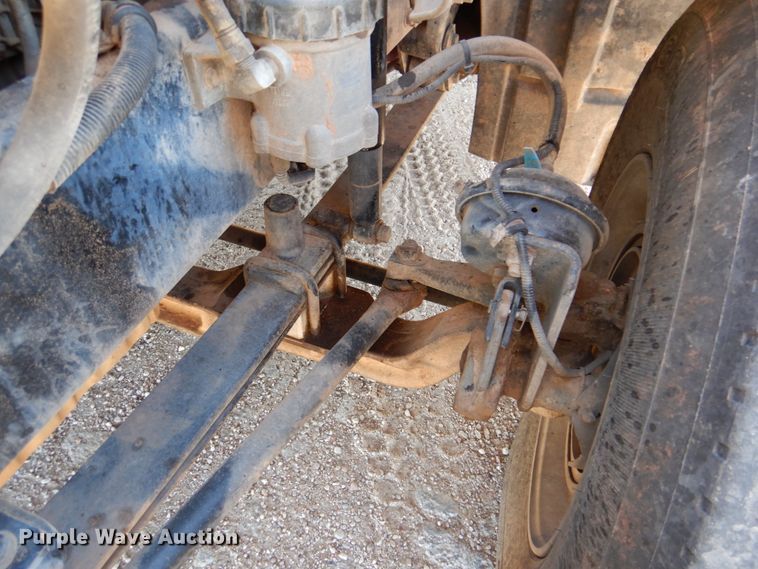 image for item DK8257 2006 Freightliner Columbia 120  feed delivery truck