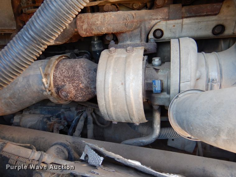 image for item DK8257 2006 Freightliner Columbia 120  feed delivery truck