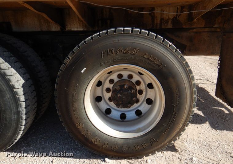 image for item DK8257 2006 Freightliner Columbia 120  feed delivery truck