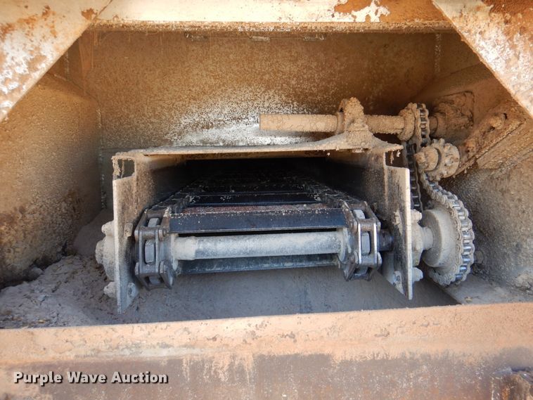 image for item DK8258 2006 Freightliner Columbia 120  feed delivery truck