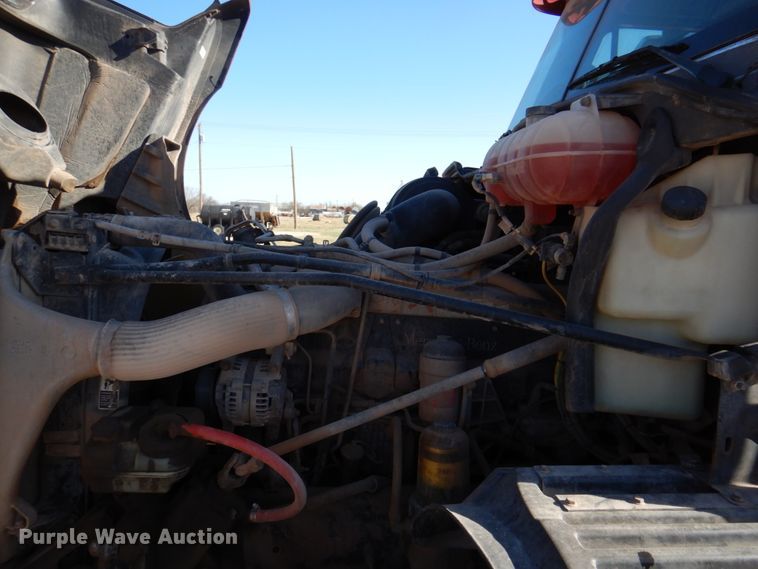 image for item DK8258 2006 Freightliner Columbia 120  feed delivery truck