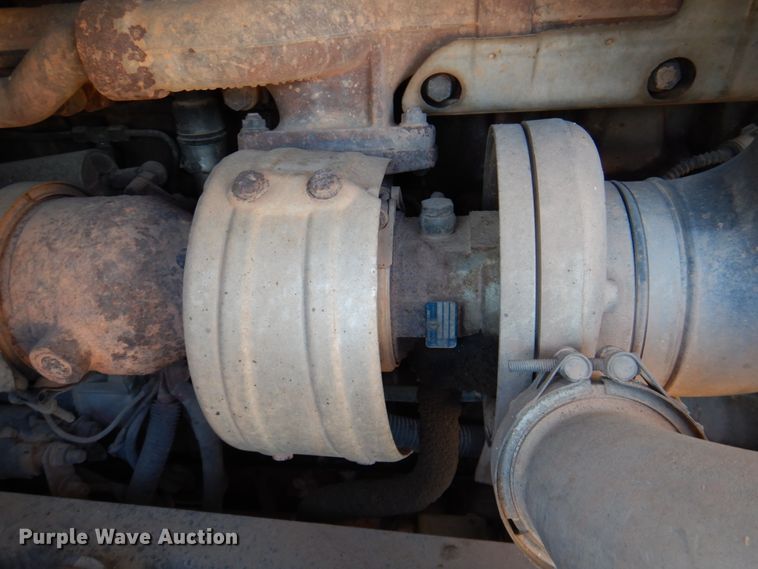 image for item DK8258 2006 Freightliner Columbia 120  feed delivery truck