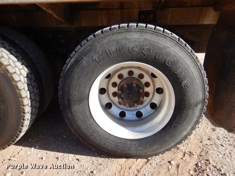 image for item DK8258 2006 Freightliner Columbia 120  feed delivery truck