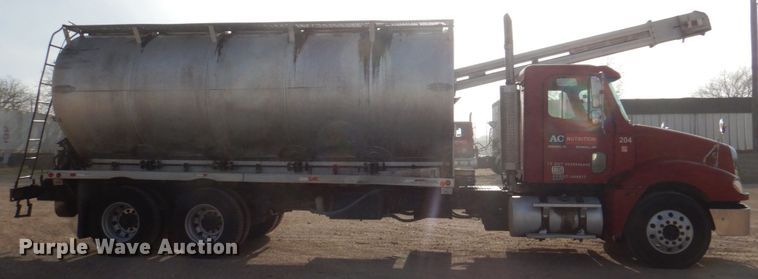 image for item DK8259 2006 Freightliner Columbia 120  feed delivery truck