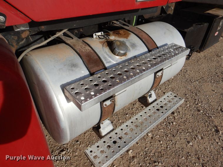 image for item DK8259 2006 Freightliner Columbia 120  feed delivery truck