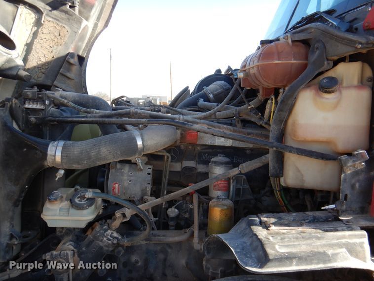 image for item DK8259 2006 Freightliner Columbia 120  feed delivery truck