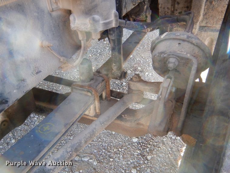 image for item DK8259 2006 Freightliner Columbia 120  feed delivery truck