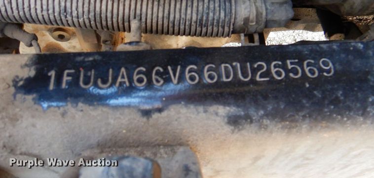 image for item DK8259 2006 Freightliner Columbia 120  feed delivery truck