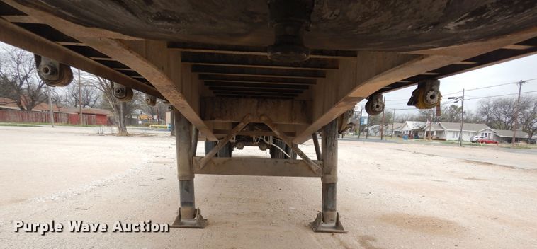 image for item DK8261 1997 Freuhauf PBFL-NF2S-45N  flatbed trailer