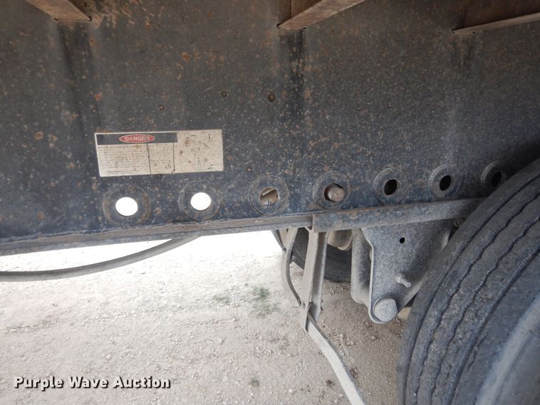 image for item DK8261 1997 Freuhauf PBFL-NF2S-45N  flatbed trailer