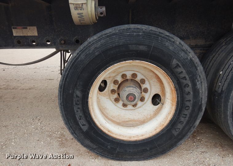 image for item DK8261 1997 Freuhauf PBFL-NF2S-45N  flatbed trailer