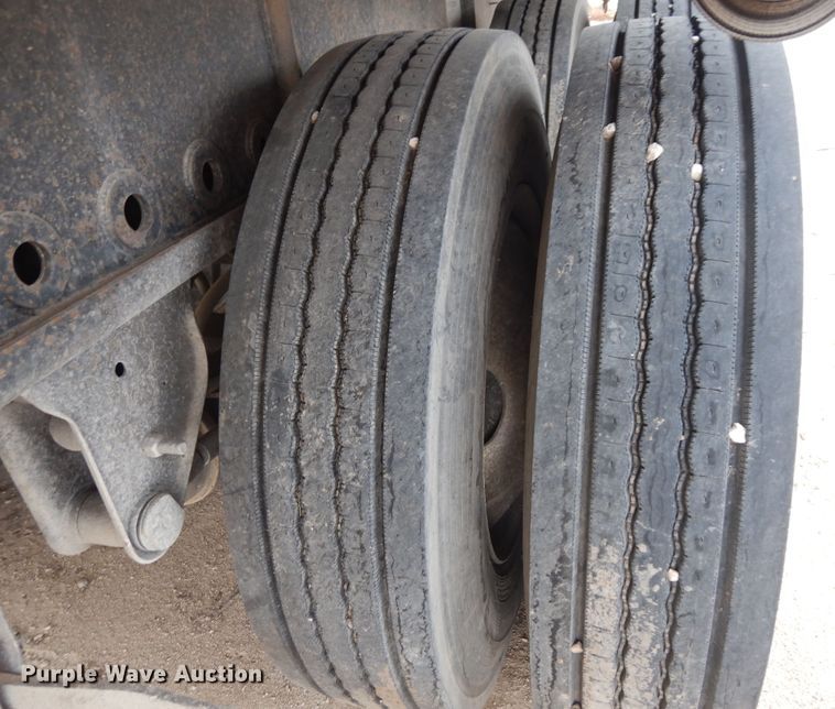 image for item DK8261 1997 Freuhauf PBFL-NF2S-45N  flatbed trailer