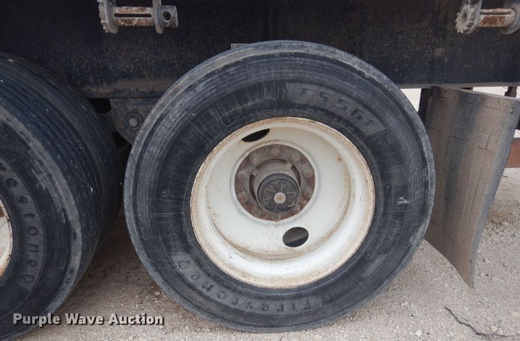 image for item DK8261 1997 Freuhauf PBFL-NF2S-45N  flatbed trailer