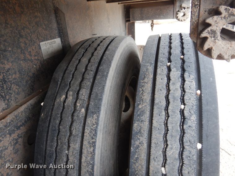 image for item DK8261 1997 Freuhauf PBFL-NF2S-45N  flatbed trailer