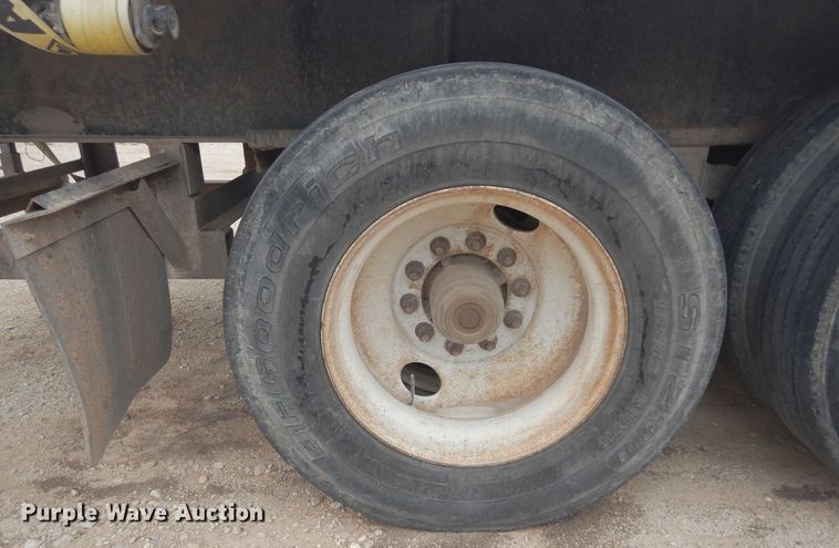 image for item DK8261 1997 Freuhauf PBFL-NF2S-45N  flatbed trailer