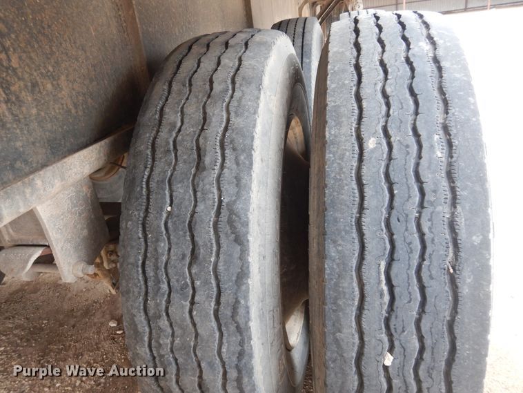 image for item DK8261 1997 Freuhauf PBFL-NF2S-45N  flatbed trailer