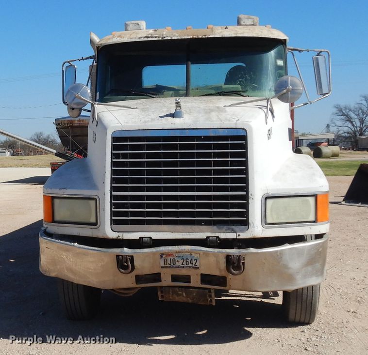 image for item DK8265 1999 Mack CH613  dump truck