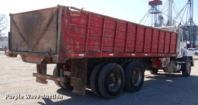 image for item DK8265 1999 Mack CH613  dump truck