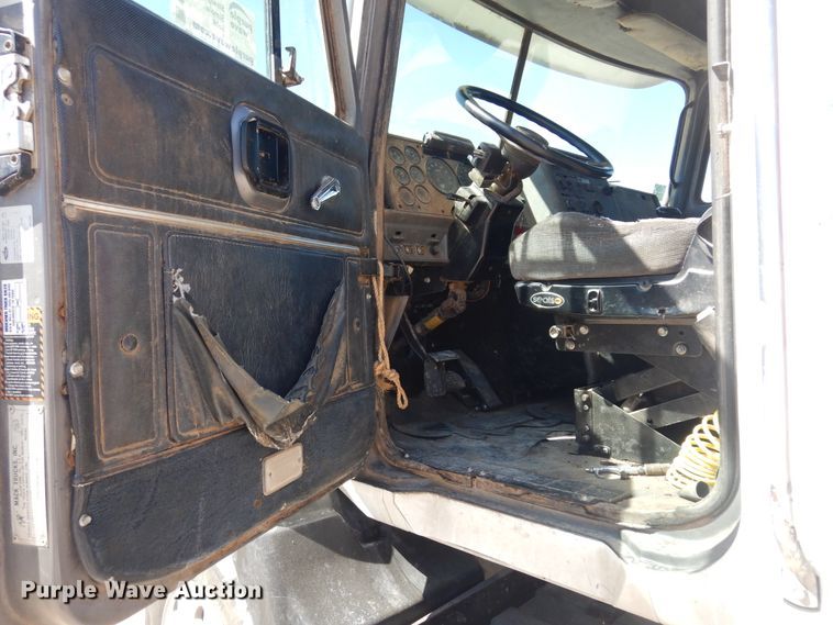 image for item DK8265 1999 Mack CH613  dump truck