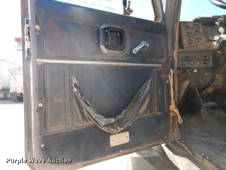 image for item DK8265 1999 Mack CH613  dump truck