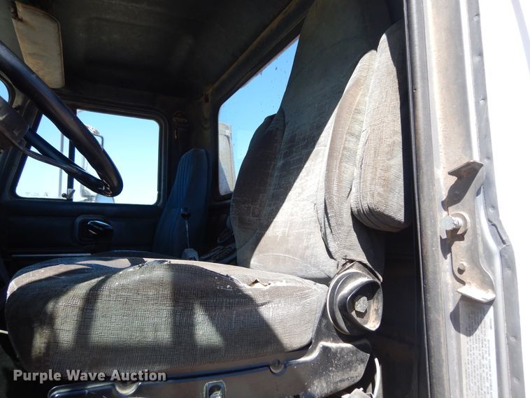 image for item DK8265 1999 Mack CH613  dump truck