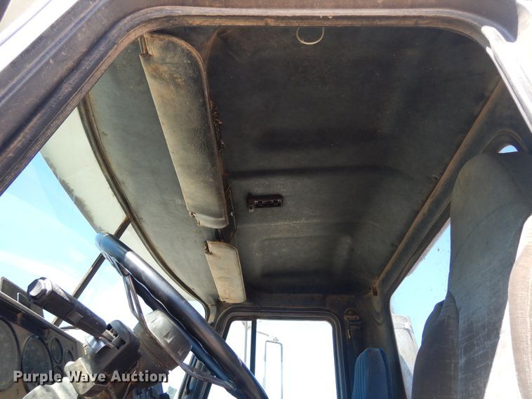 image for item DK8265 1999 Mack CH613  dump truck