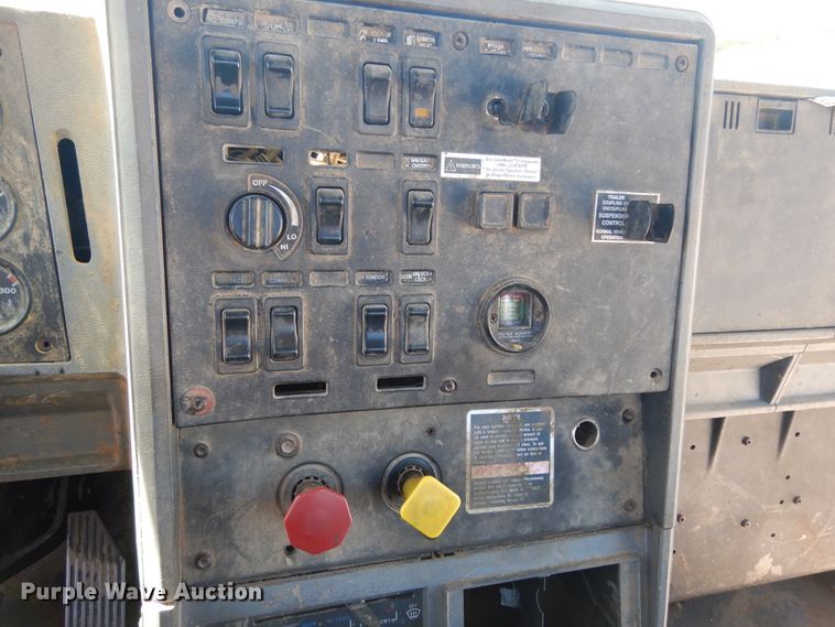 image for item DK8265 1999 Mack CH613  dump truck