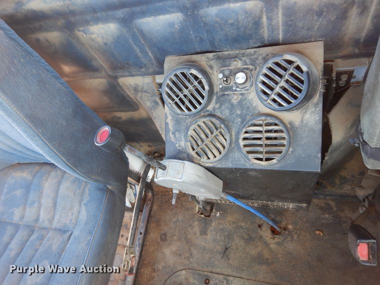 image for item DK8265 1999 Mack CH613  dump truck