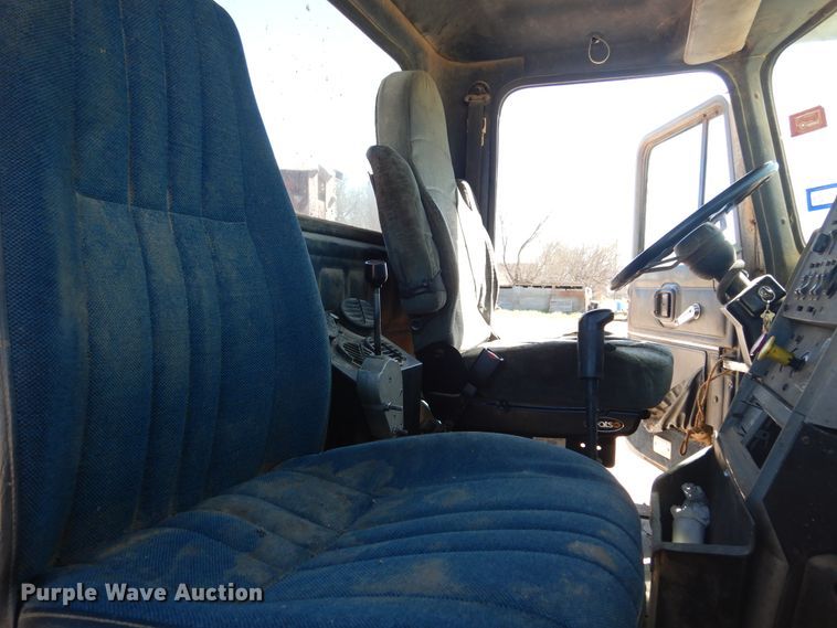 image for item DK8265 1999 Mack CH613  dump truck