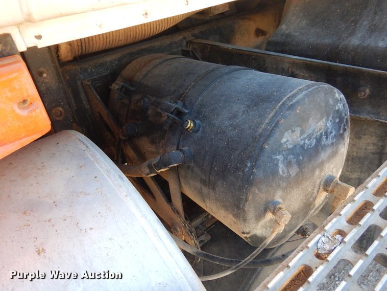 image for item DK8265 1999 Mack CH613  dump truck