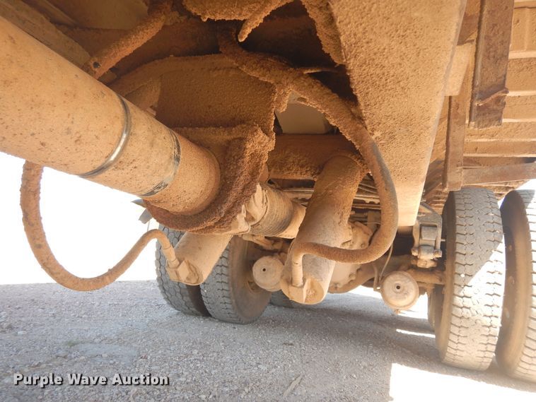 image for item DK8265 1999 Mack CH613  dump truck