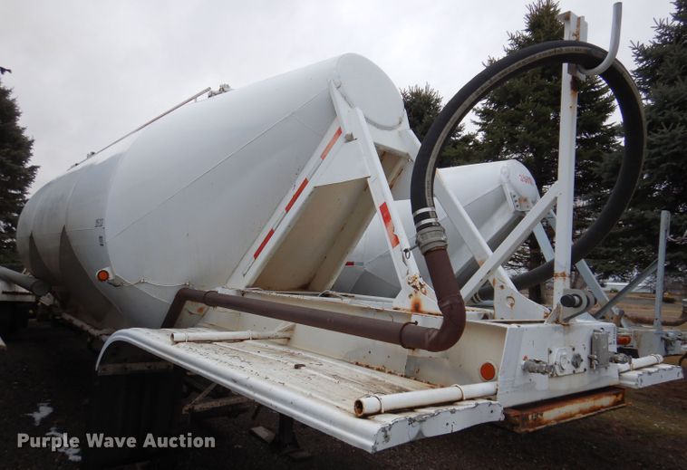 image for item DL5965 1973 Fruehauf  pneumatic dry bulk trailer