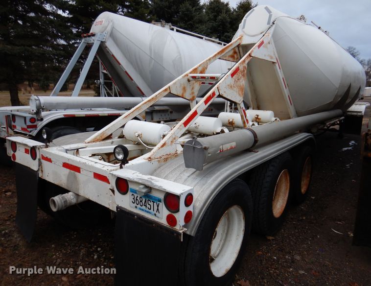 image for item DL5965 1973 Fruehauf  pneumatic dry bulk trailer