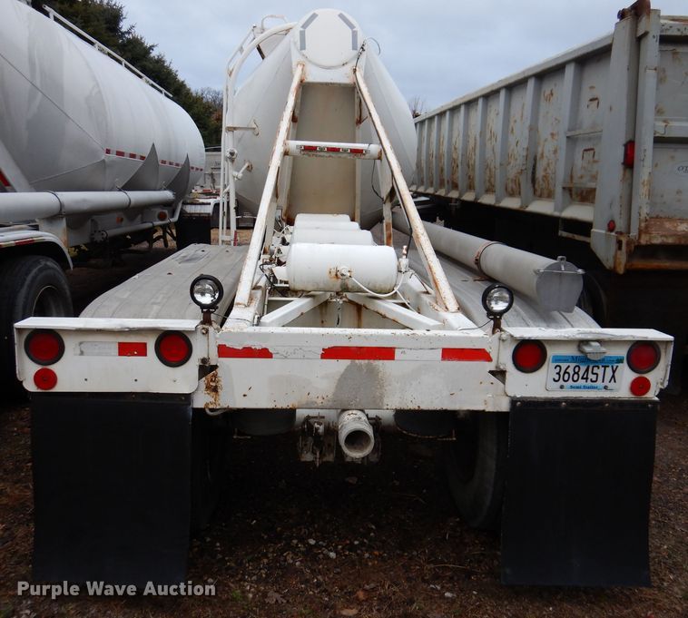 image for item DL5965 1973 Fruehauf  pneumatic dry bulk trailer